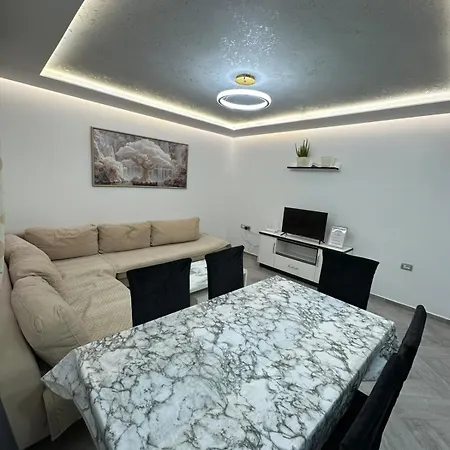 Prestige Appartamento Fier